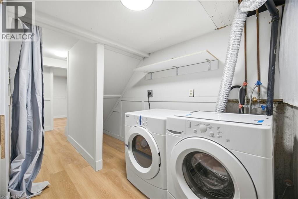 8 Claudette Gate, Hamilton, ON - Indoor Photo Showing Laundry Room