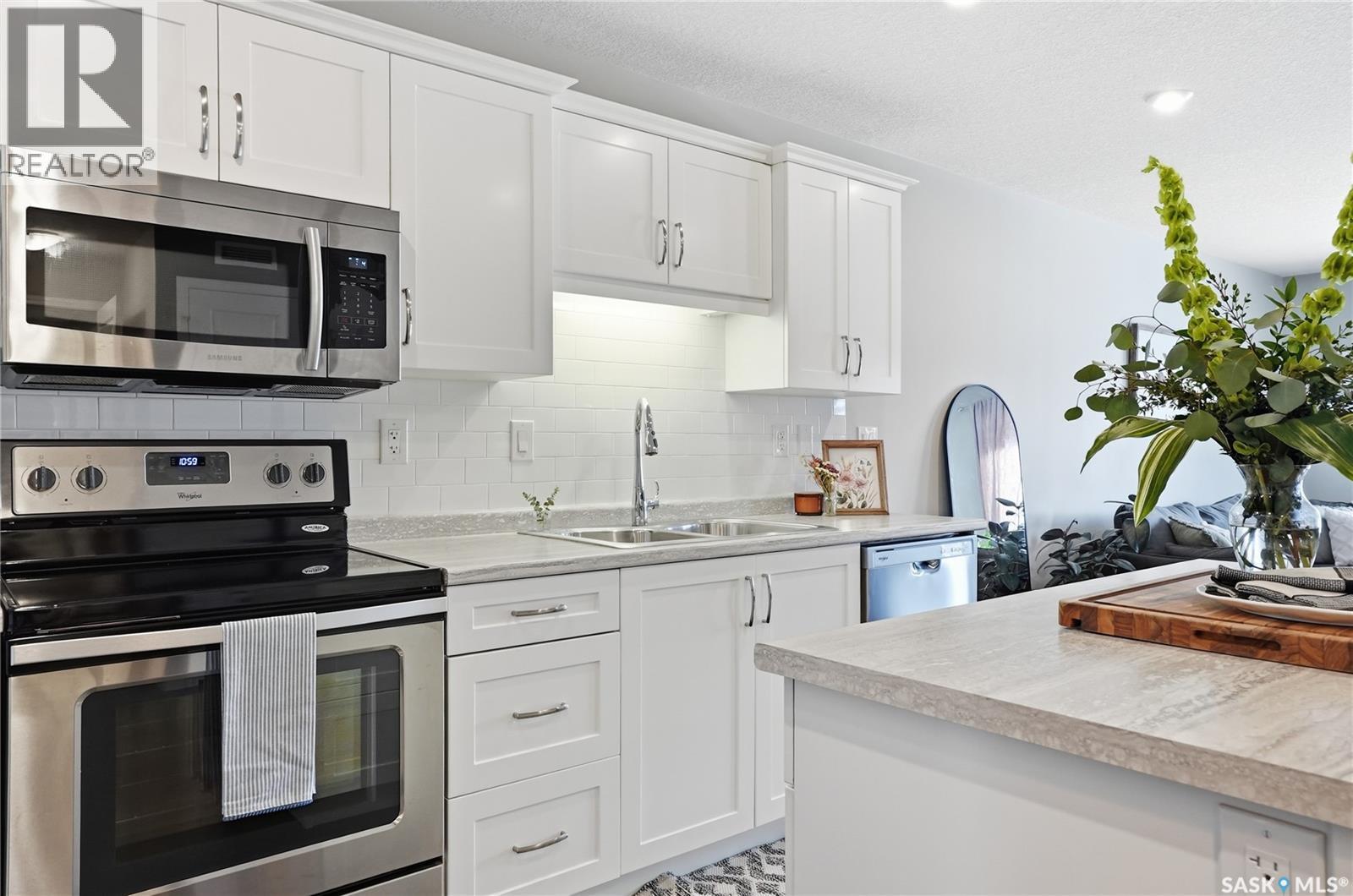 2105 104 Willis Crescent, Saskatoon, SK