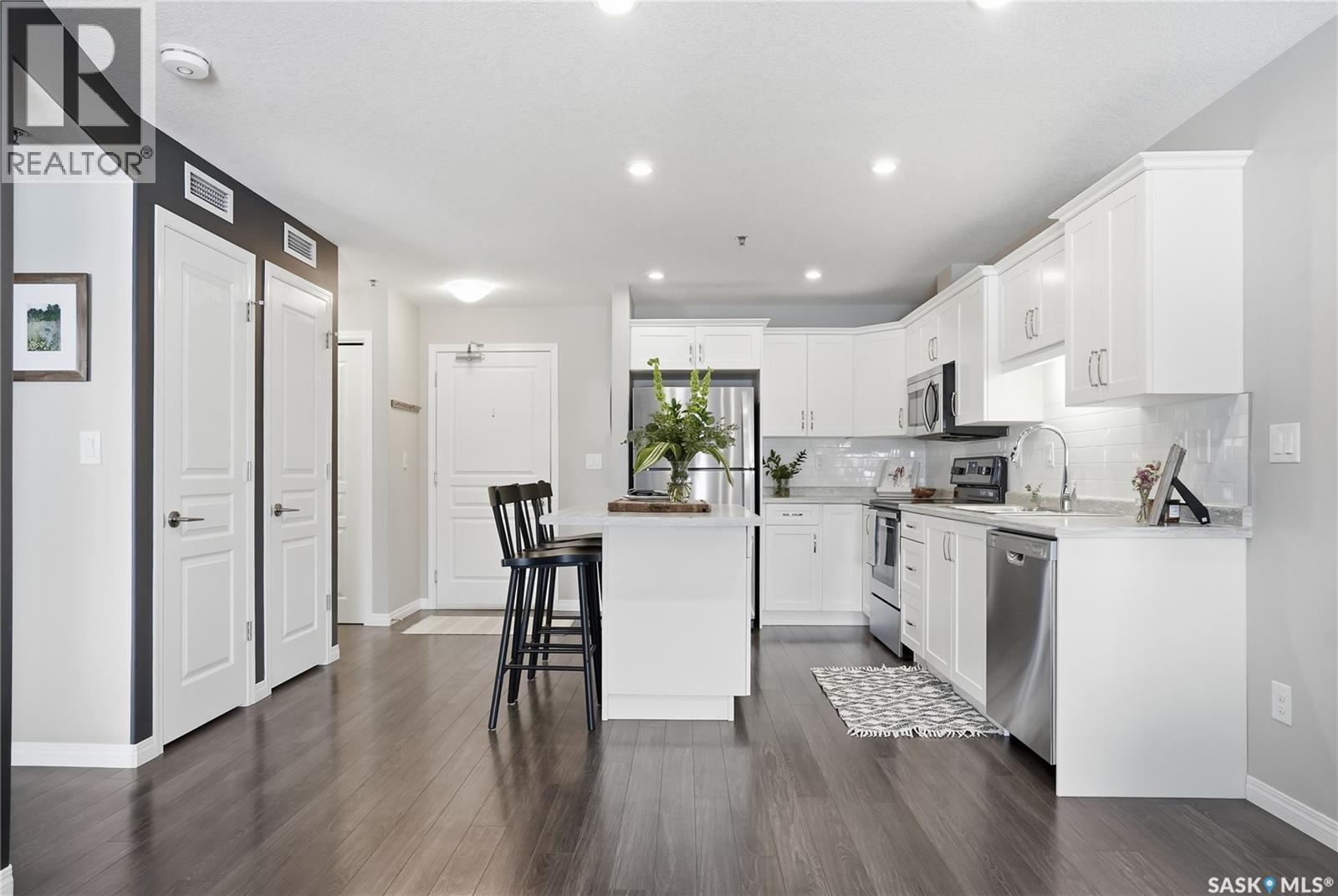 2105 104 Willis Crescent, Saskatoon, SK