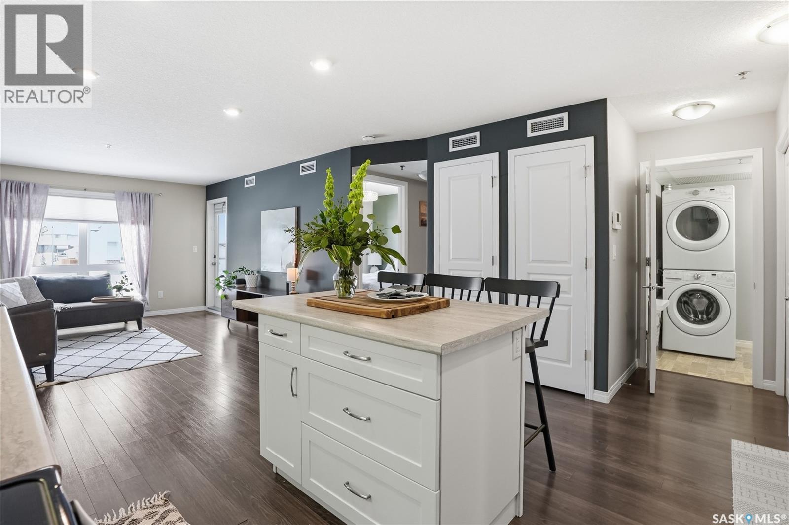 2105 104 Willis Crescent, Saskatoon, SK - Indoor