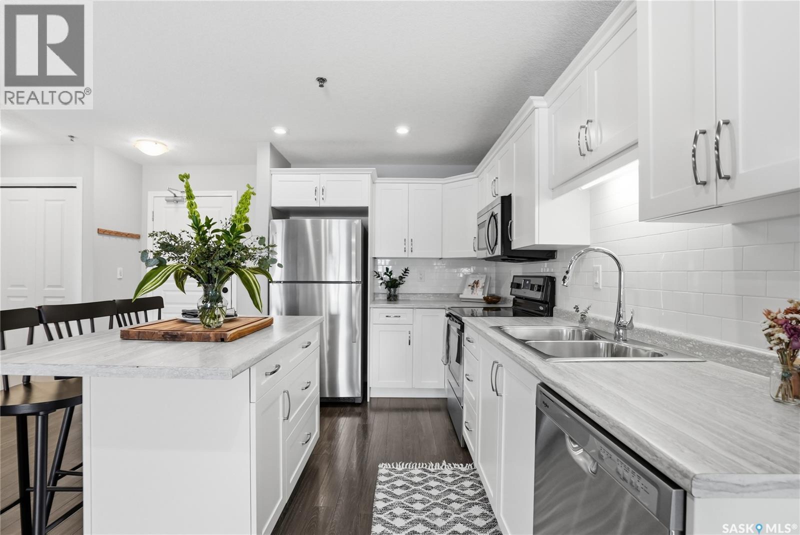 2105 104 Willis Crescent, Saskatoon, SK