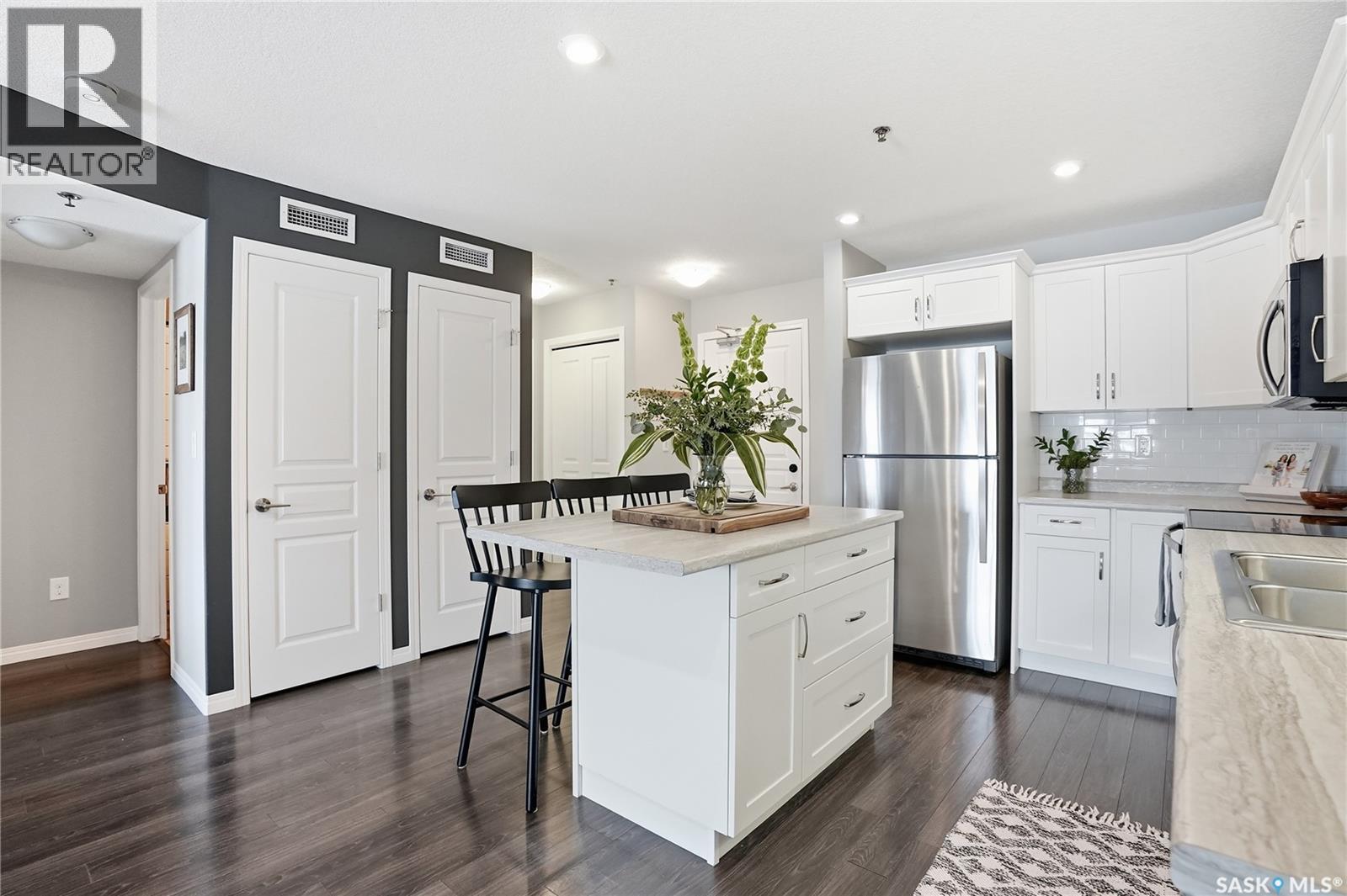 2105 104 Willis Crescent, Saskatoon, SK