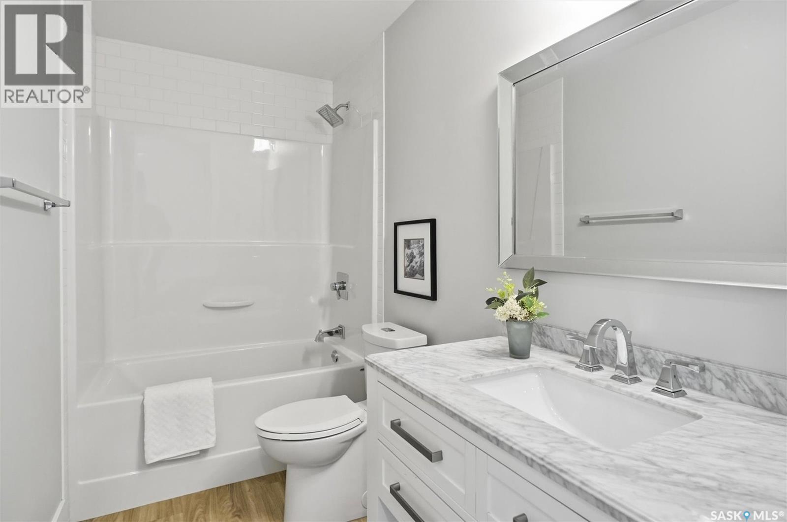 203 Pritchard Terrace, Saskatoon, SK - Indoor Photo Showing Bathroom