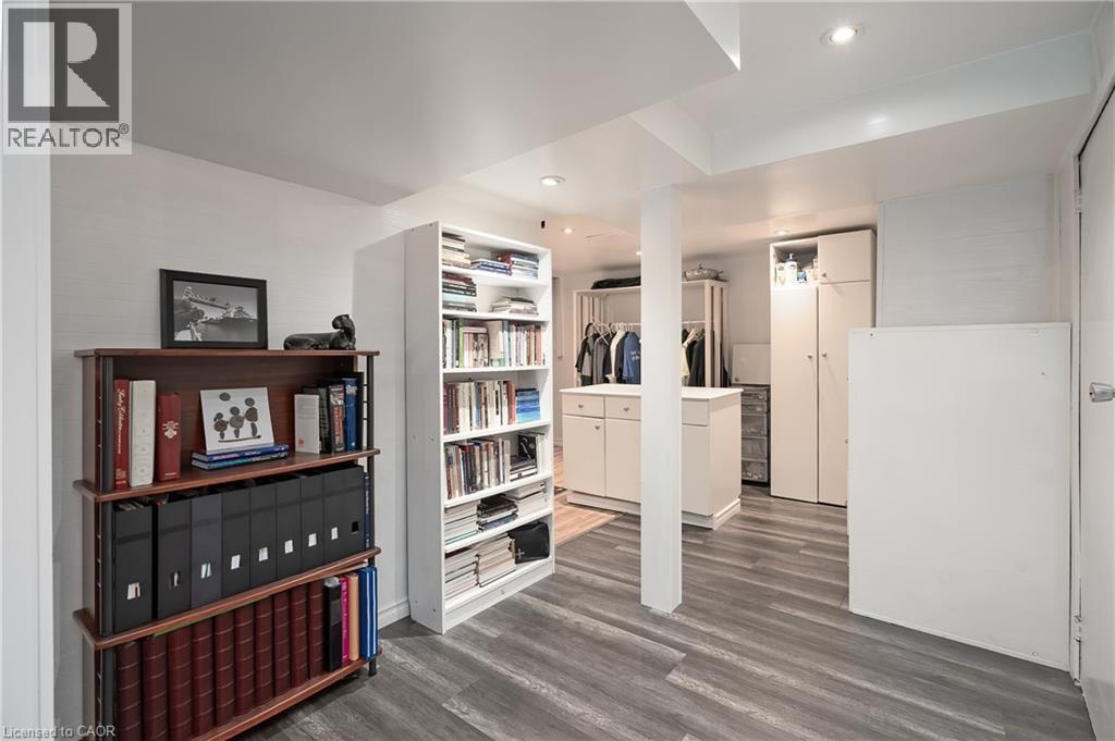 2407 Hemlock Court, Burlington, ON - Indoor Photo Showing Other Room