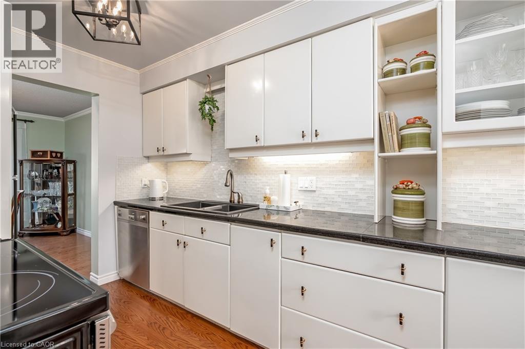 2407 Hemlock Court, Burlington, ON - Indoor Photo Showing Kitchen With Double Sink