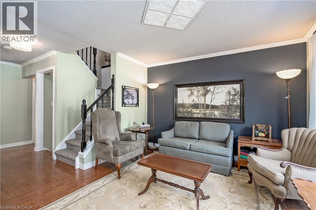 2407 Hemlock Court, Burlington, ON - Indoor Photo Showing Living Room