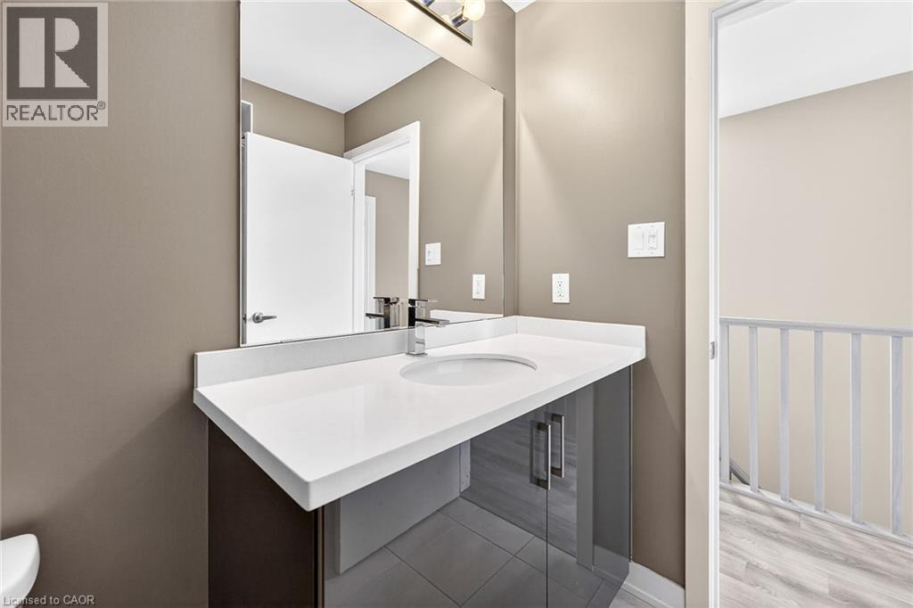 48 Markle Crescent, Ancaster, ON - Indoor Photo Showing Bathroom