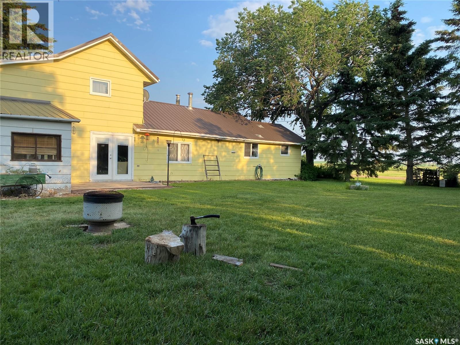 . Railway Avenue, Gladmar, SK - Outdoor