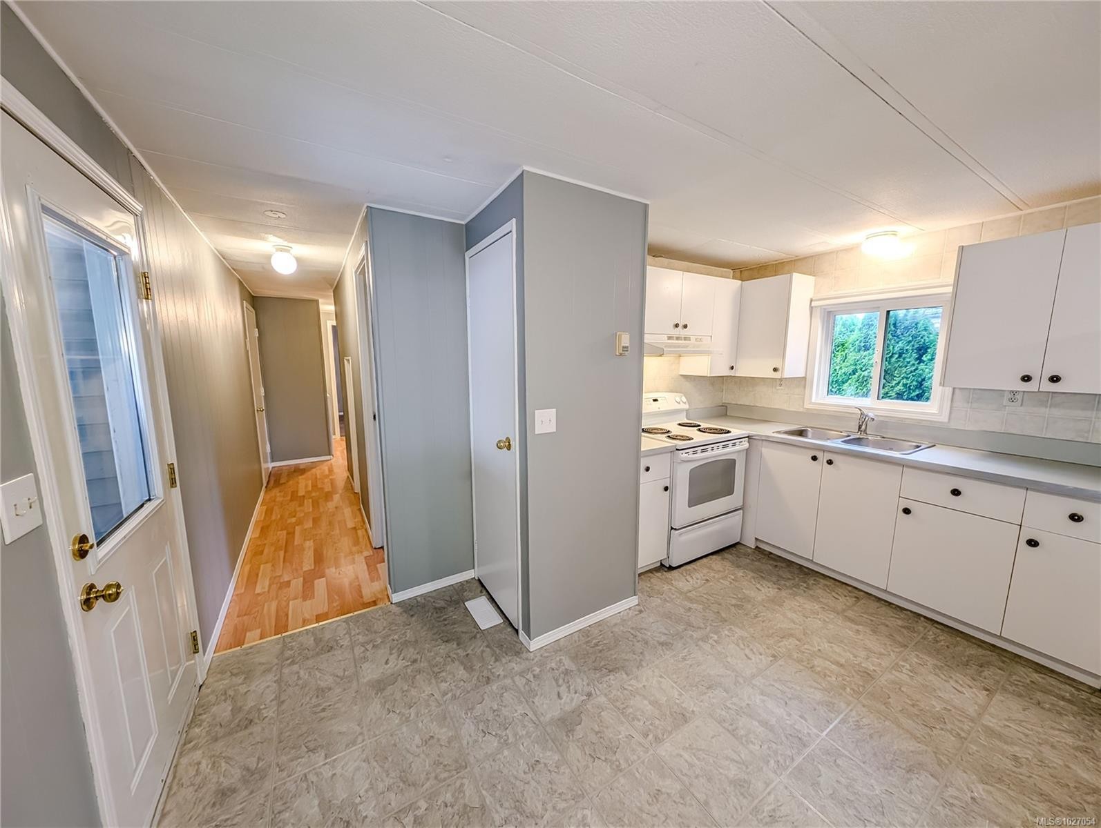 2191 Stadacona Dr, Comox, BC