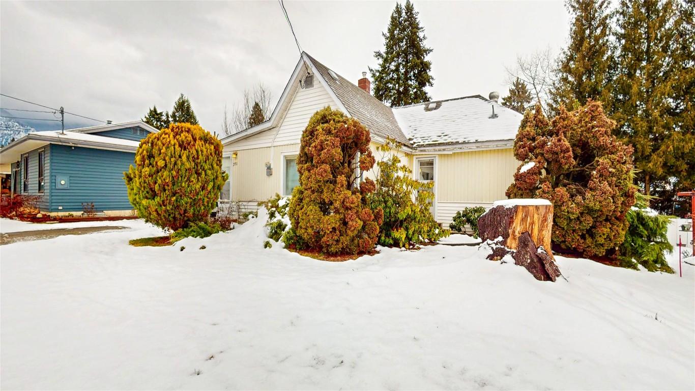 2113 Birch Street, Creston, BC - Outdoor