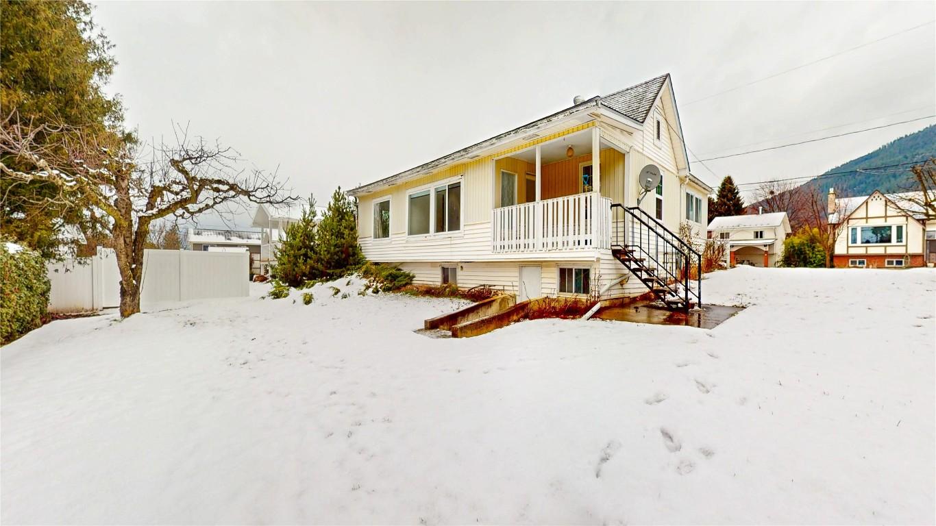 2113 Birch Street, Creston, BC - Outdoor