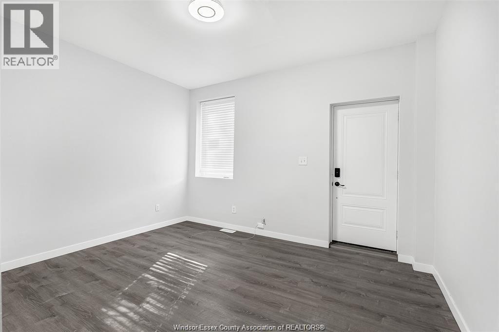 712 Brock, Windsor, ON - Indoor Photo Showing Other Room
