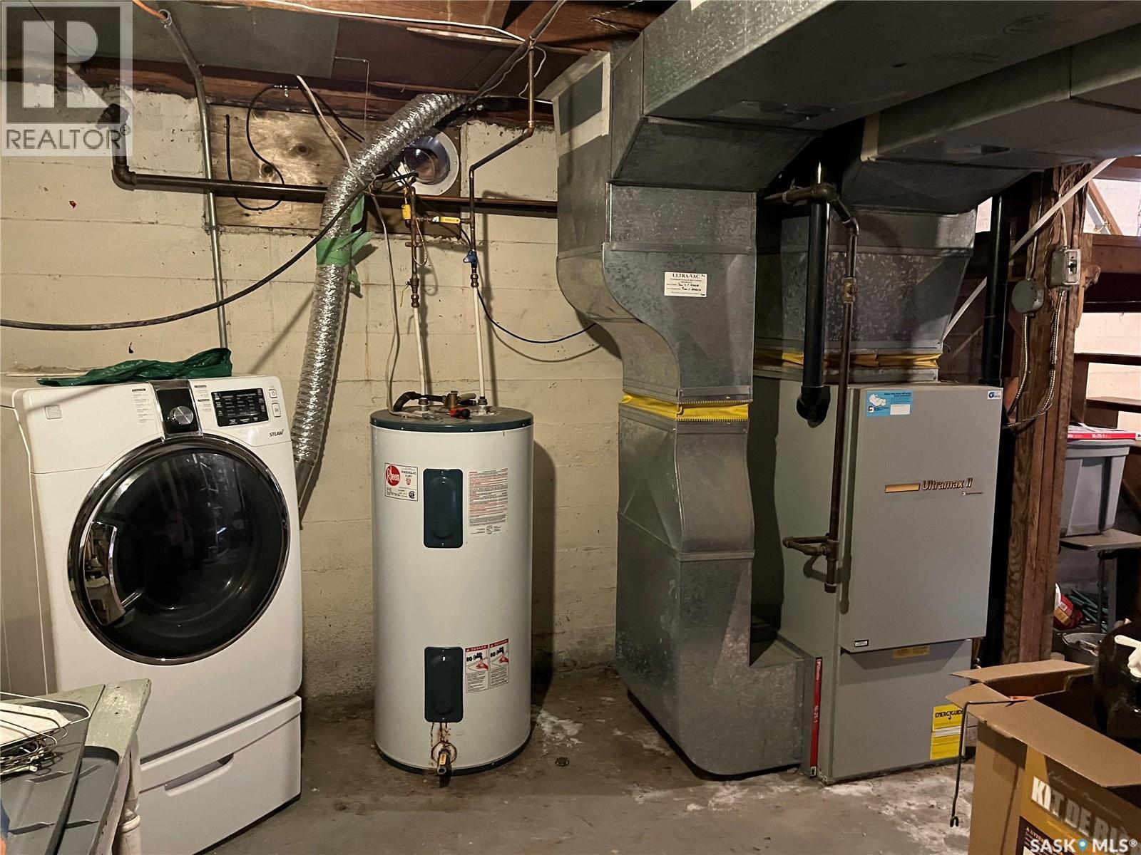 133 2Nd Street E, Lafleche, SK - Indoor