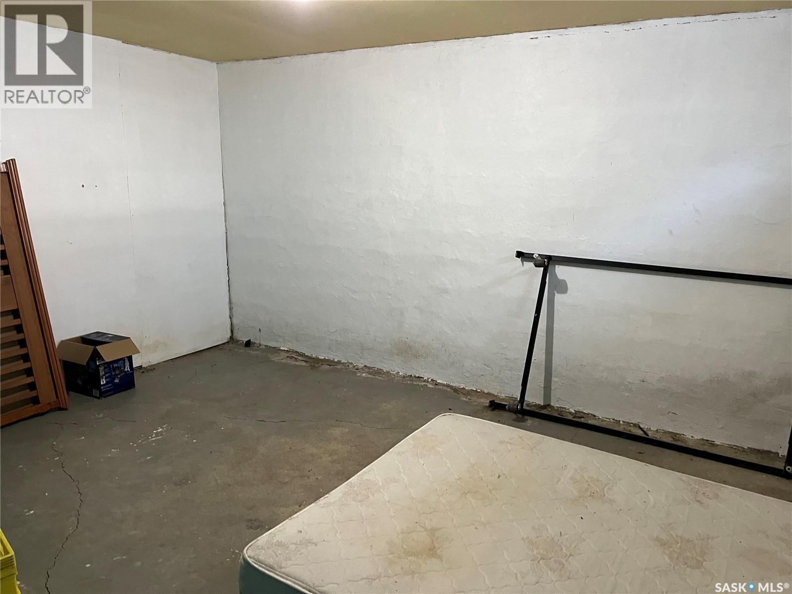 133 2Nd Street E, Lafleche, SK - Indoor Photo Showing Garage