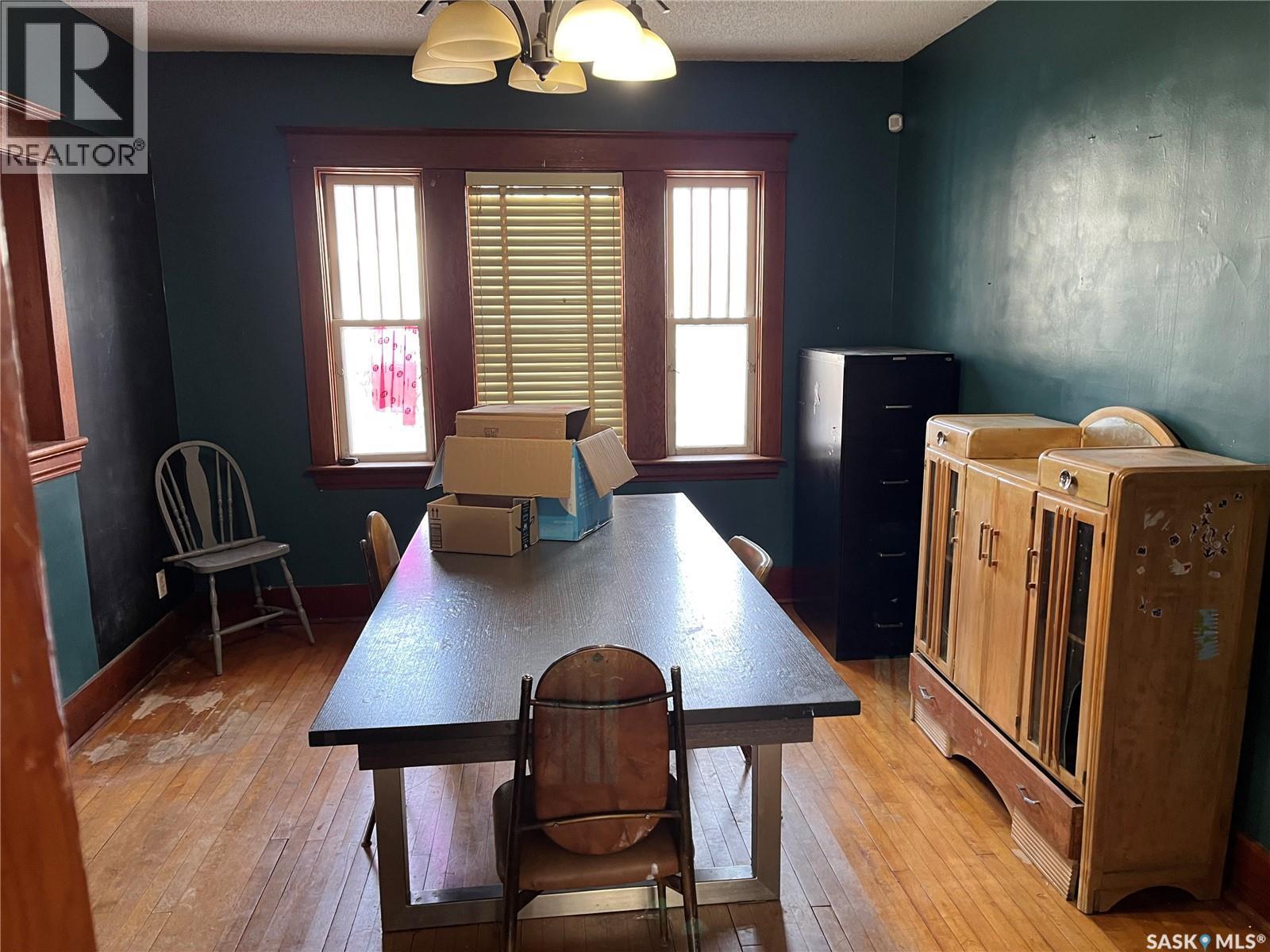133 2Nd Street E, Lafleche, SK - Indoor