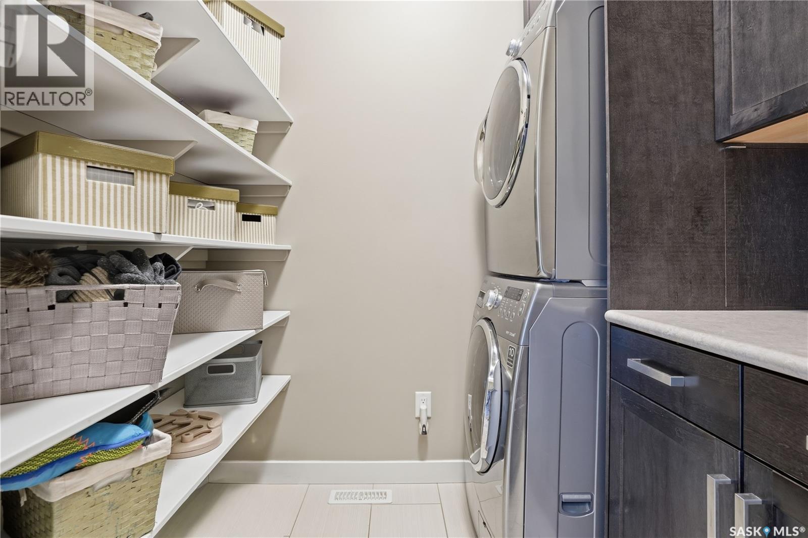 4506 Sandpiper Crescent E, Regina, SK - Indoor Photo Showing Laundry Room