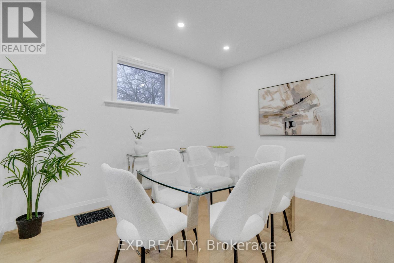64 Lancaster Street E, Kitchener, ON - Indoor Photo Showing Dining Room