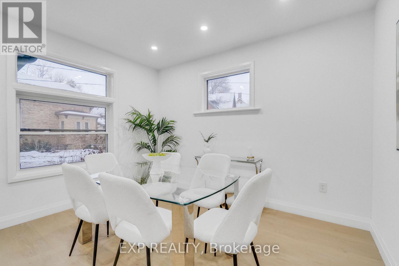 64 Lancaster Street E, Kitchener, ON - Indoor Photo Showing Dining Room