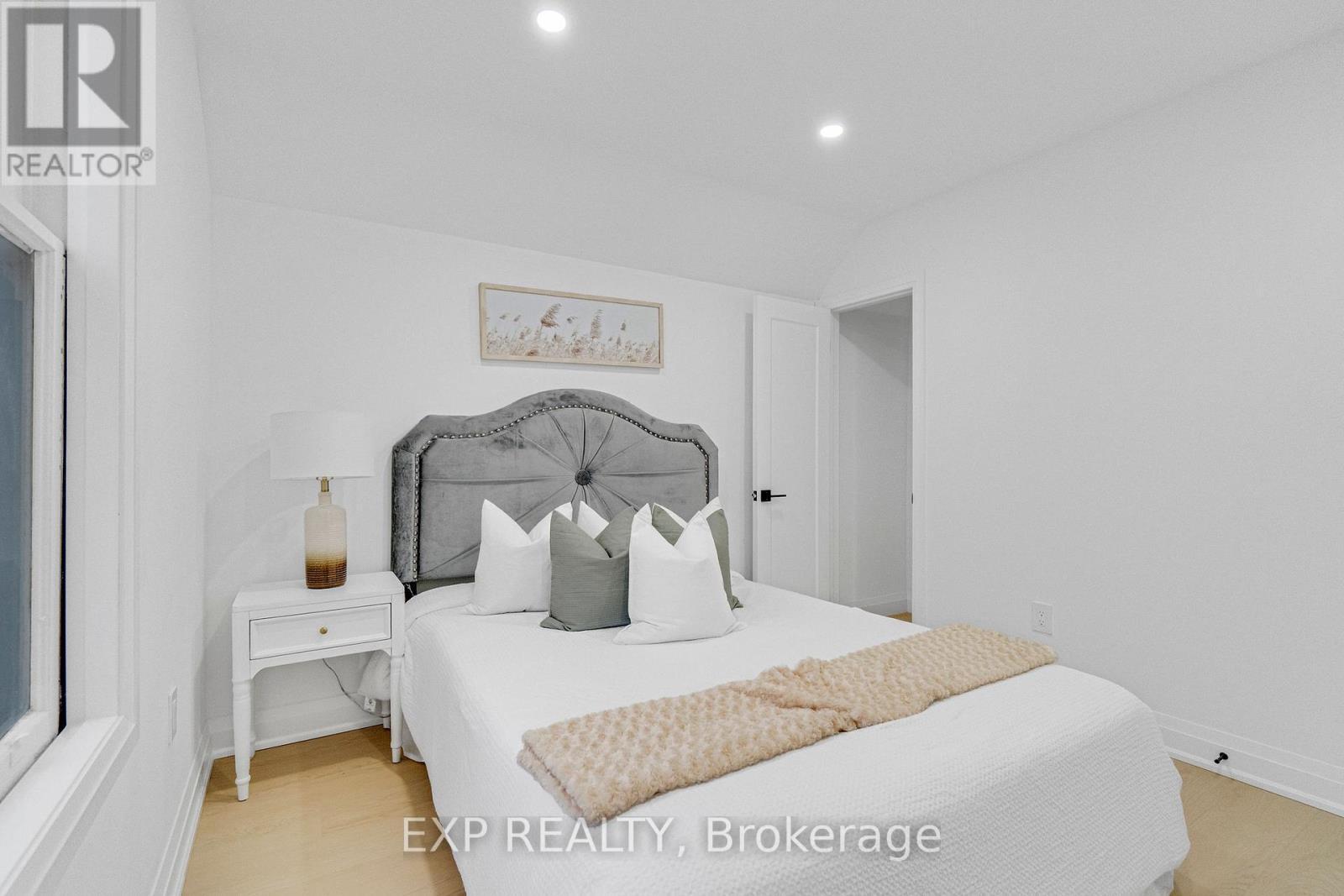 64 Lancaster Street E, Kitchener, ON - Indoor Photo Showing Bedroom
