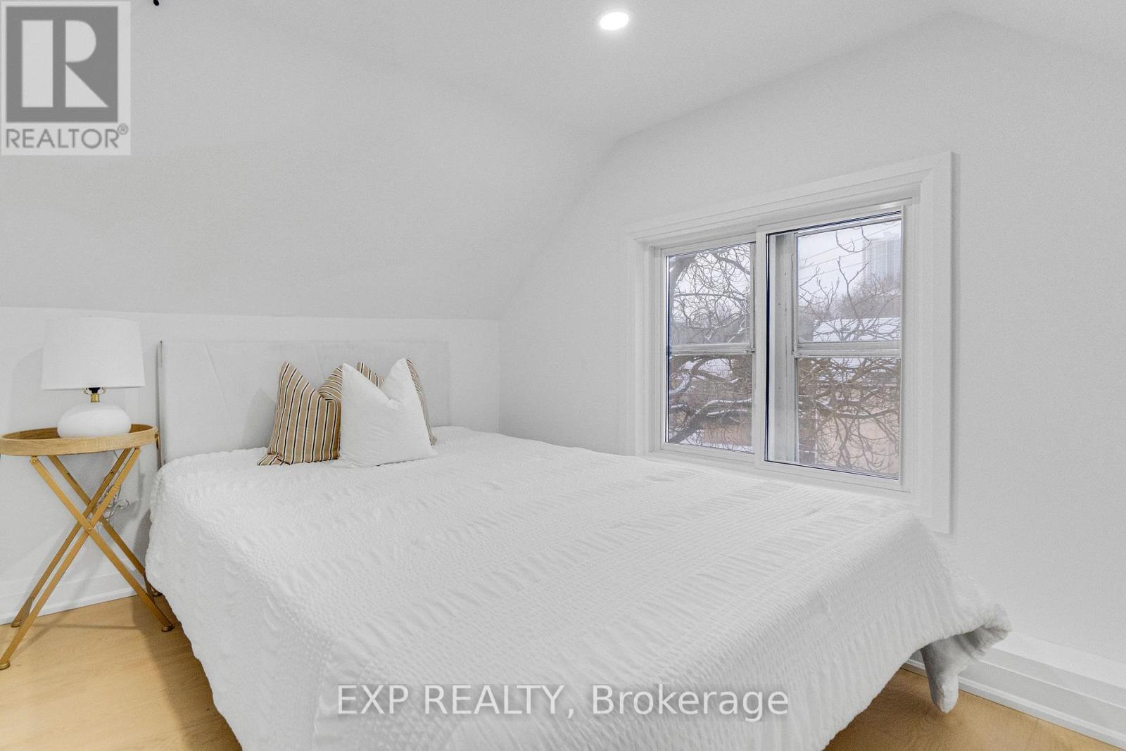 64 Lancaster Street E, Kitchener, ON - Indoor Photo Showing Bedroom