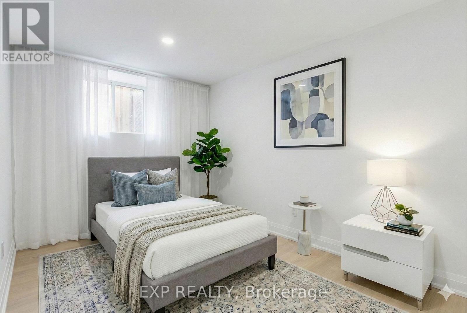 64 Lancaster Street E, Kitchener, ON - Indoor Photo Showing Bedroom