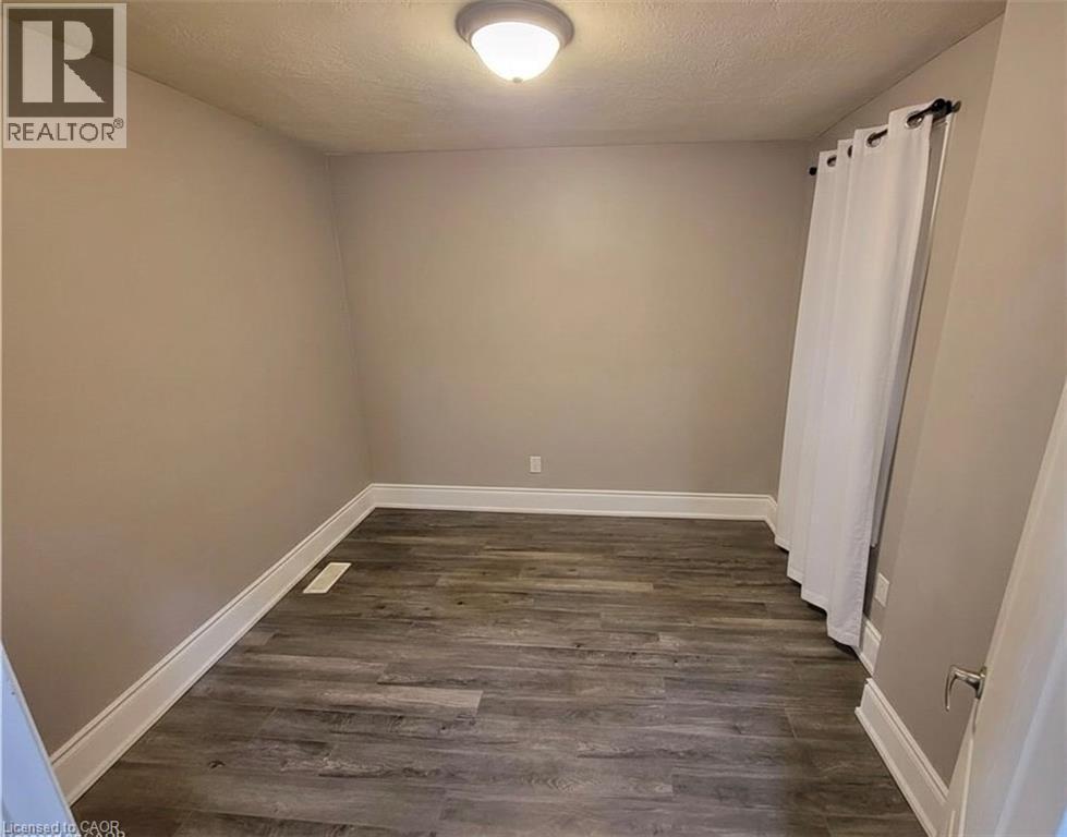 27 Belmont Avenue, Hamilton, ON - Indoor Photo Showing Other Room