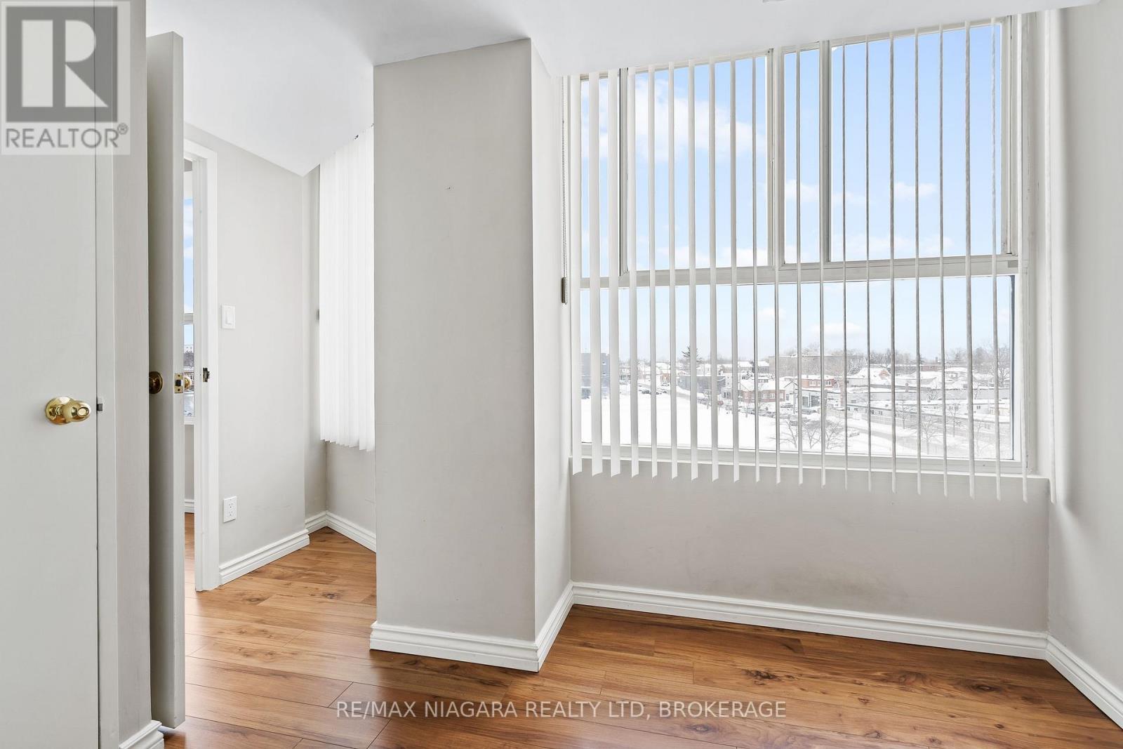 Tons of natural light. Stunning views. - 502 - 7 Gale Crescent, St. Catharines (E. Chester), ON - Indoor Photo Showing Other Room