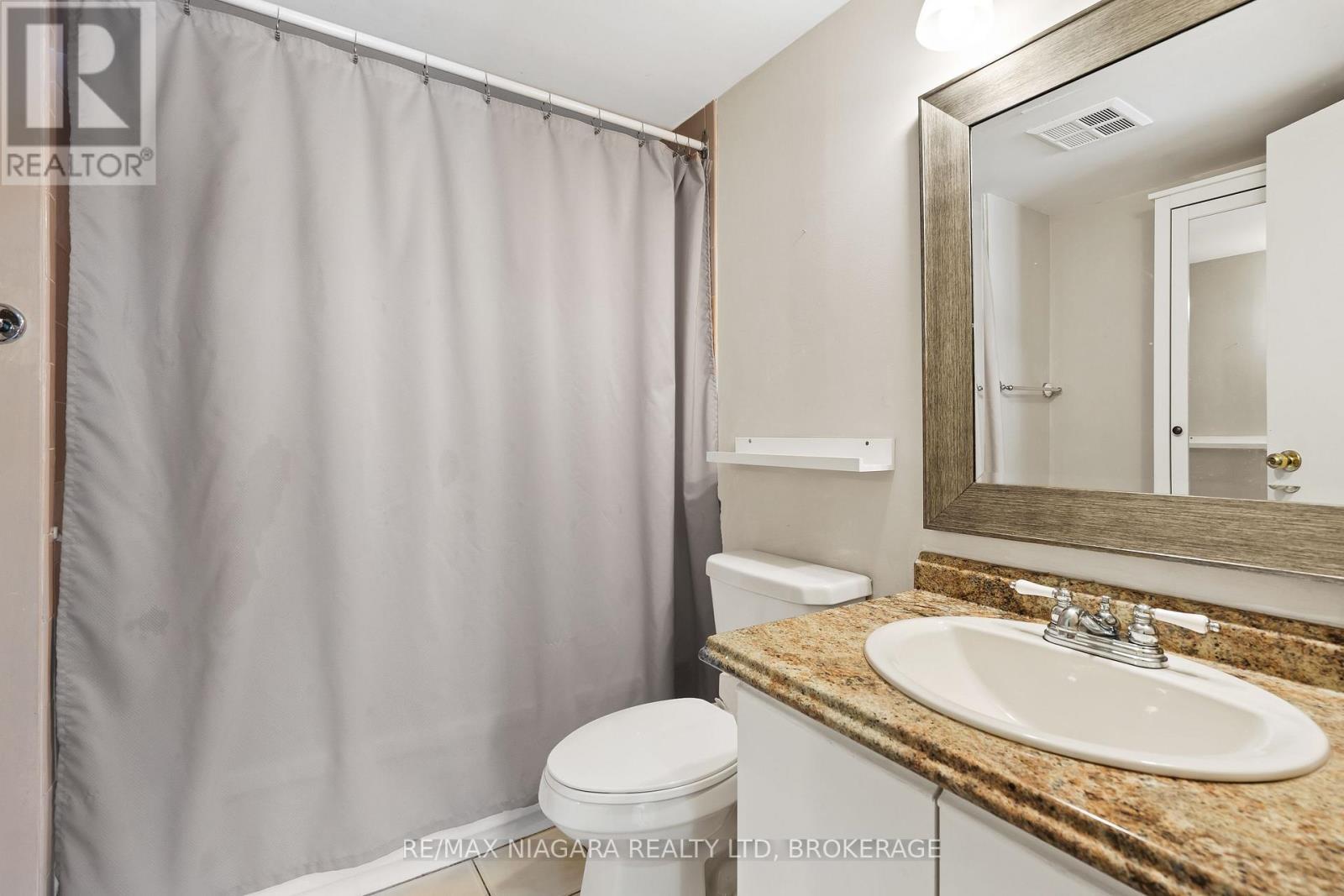 4 piece ensuite in the primary suite. - 502 - 7 Gale Crescent, St. Catharines (E. Chester), ON - Indoor Photo Showing Bathroom