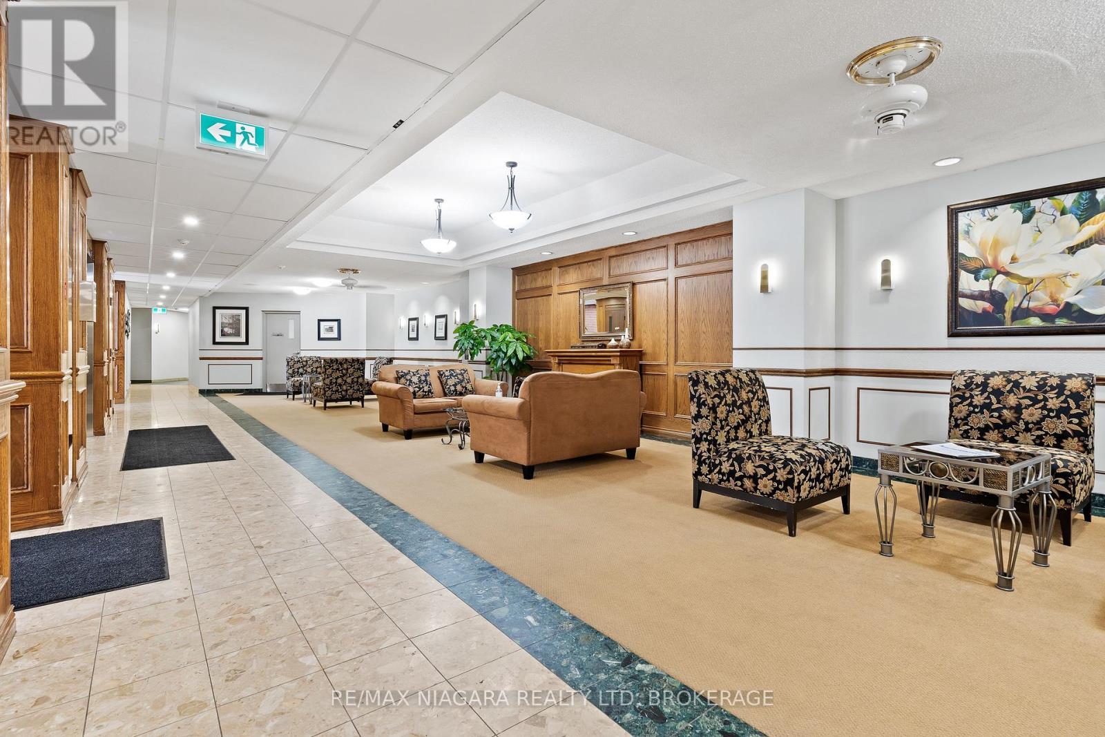 Large building foyer. - 502 - 7 Gale Crescent, St. Catharines (E. Chester), ON - Indoor Photo Showing Other Room