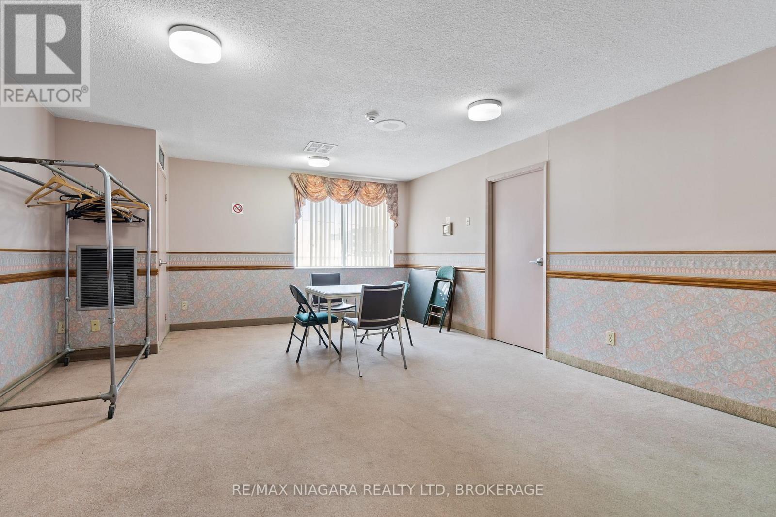 So many amenities. - 502 - 7 Gale Crescent, St. Catharines (E. Chester), ON - Indoor