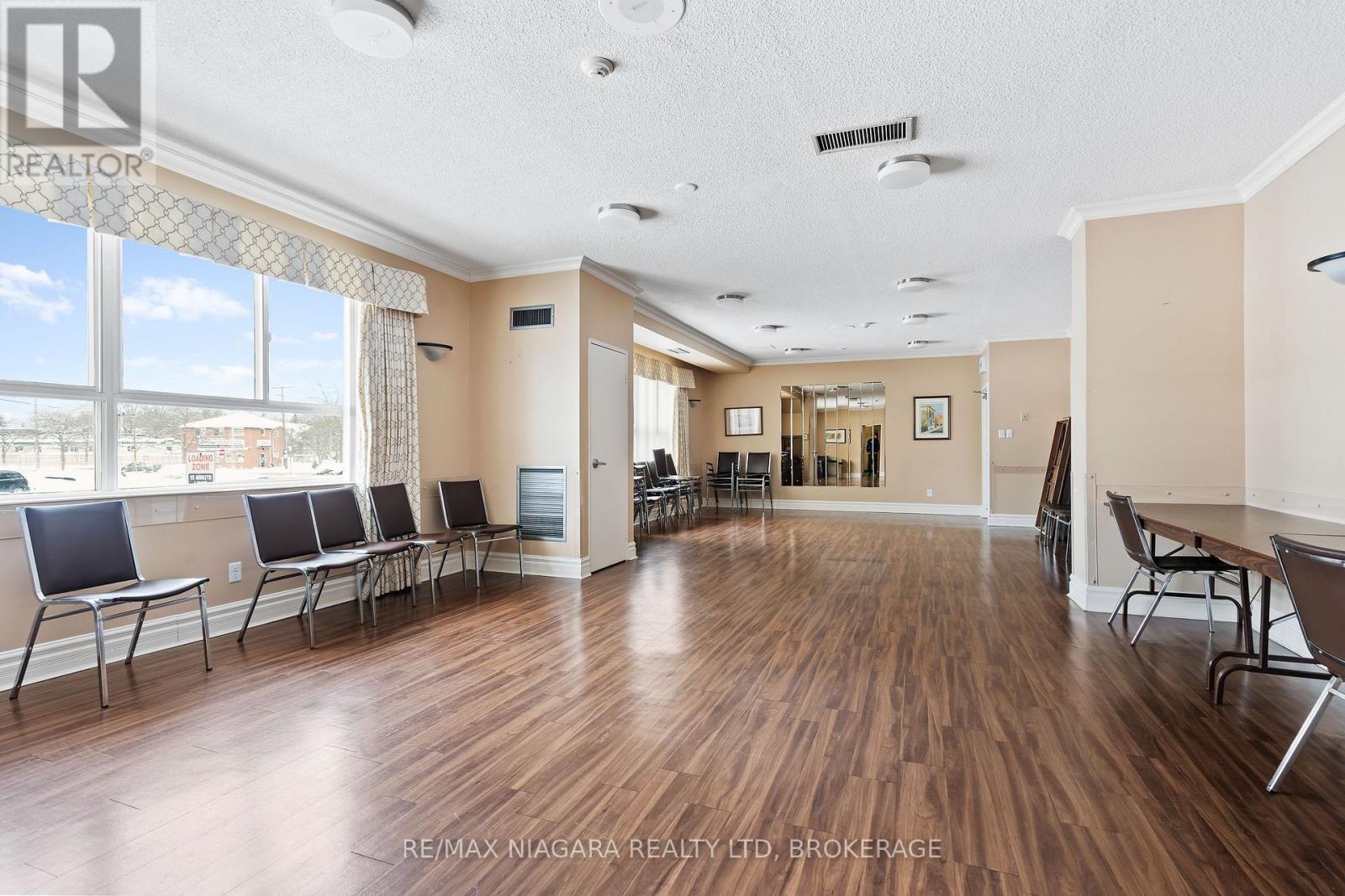 Event space. - 502 - 7 Gale Crescent, St. Catharines (E. Chester), ON - Indoor