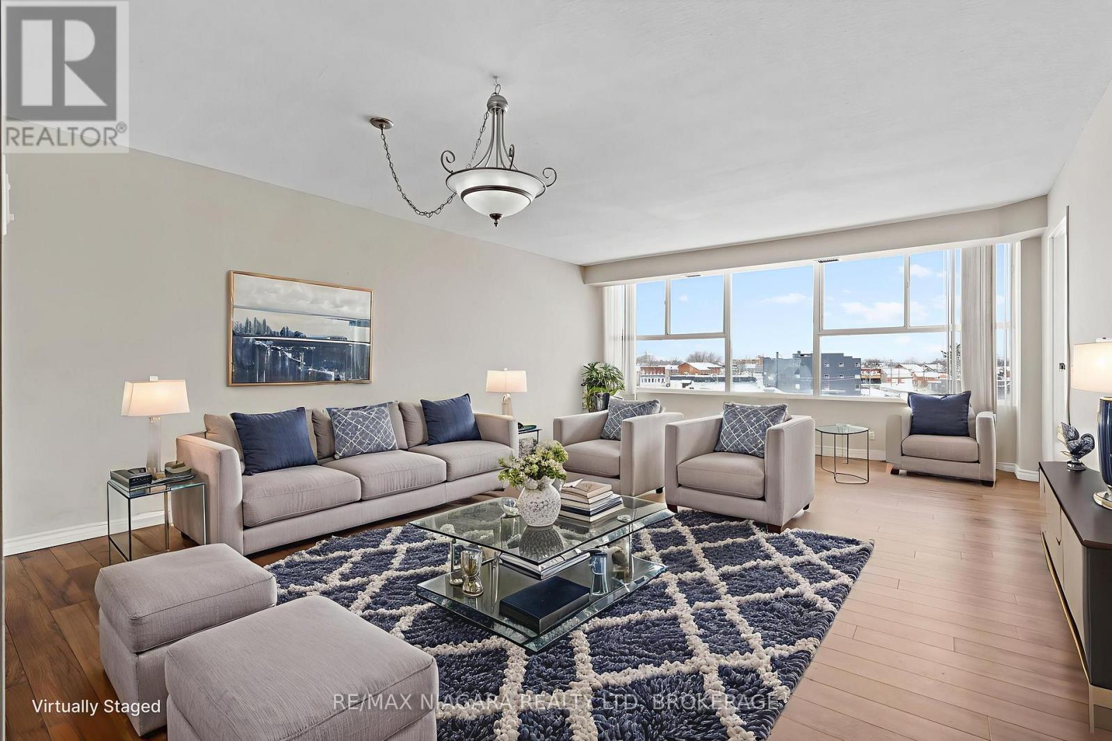 Virtually staged. - 502 - 7 Gale Crescent, St. Catharines (E. Chester), ON - Indoor Photo Showing Living Room