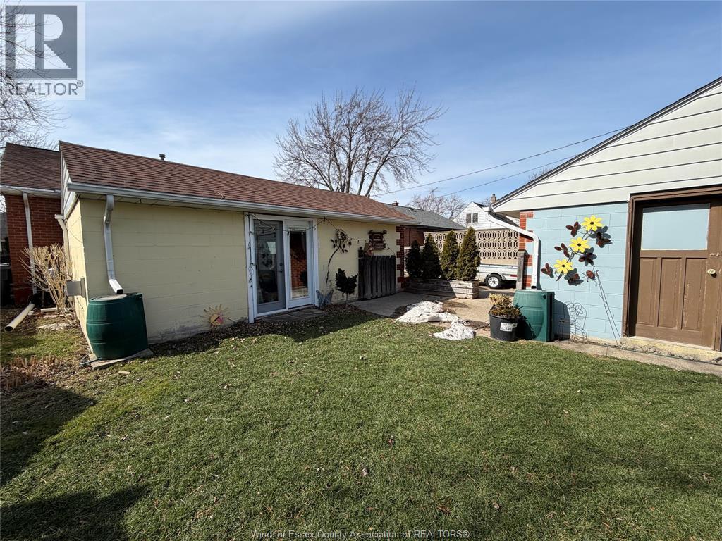 858 Laporte, Windsor, ON - Outdoor