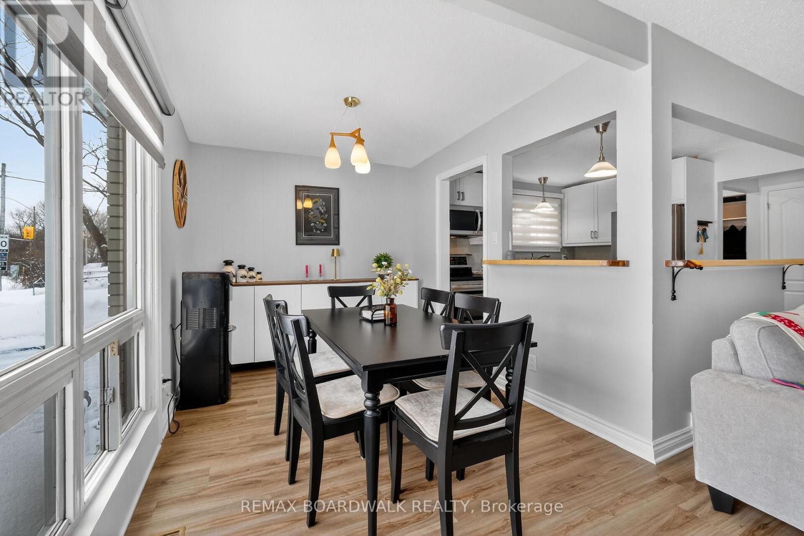 2462 Tupper Avenue, Ottawa, ON - Indoor Photo Showing Dining Room
