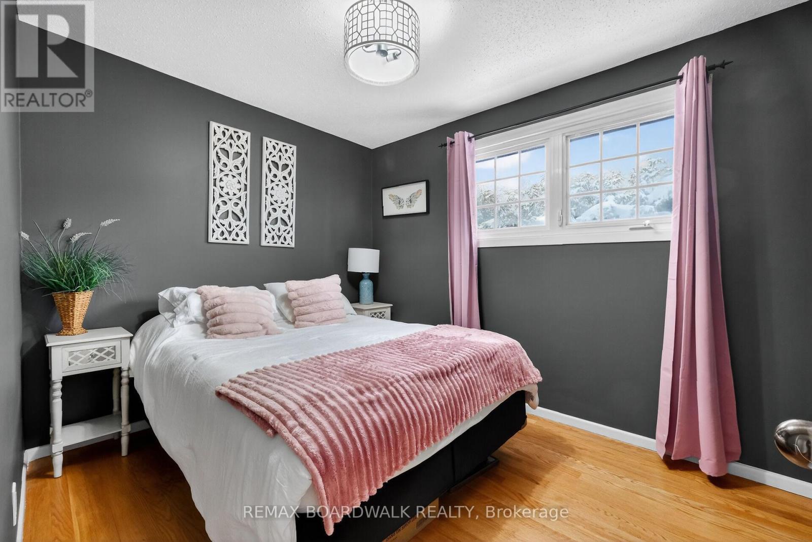 Bedroom 2 - 2462 Tupper Avenue, Ottawa, ON - Indoor Photo Showing Bedroom