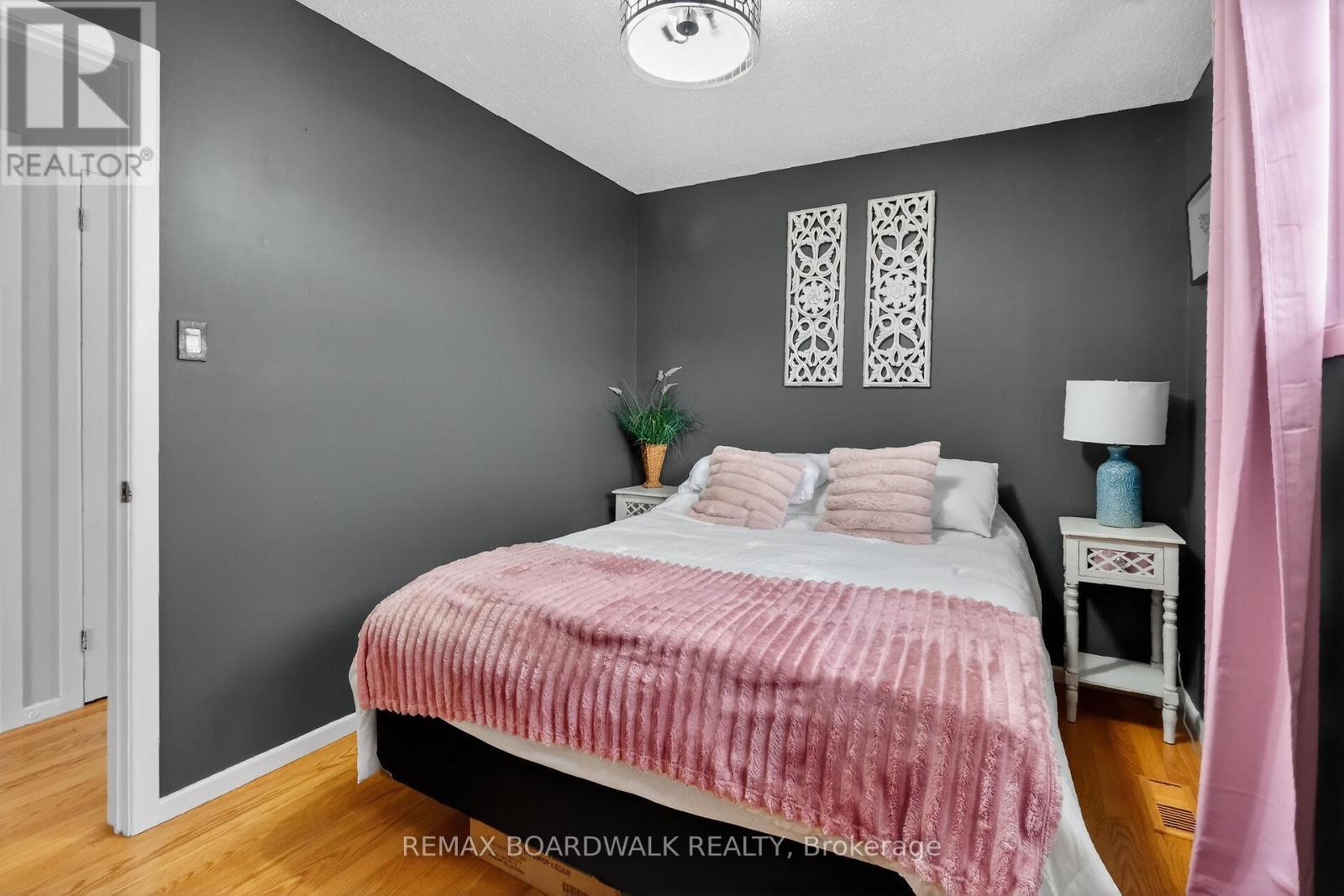 Bedroom 2 - 2462 Tupper Avenue, Ottawa, ON - Indoor Photo Showing Bedroom