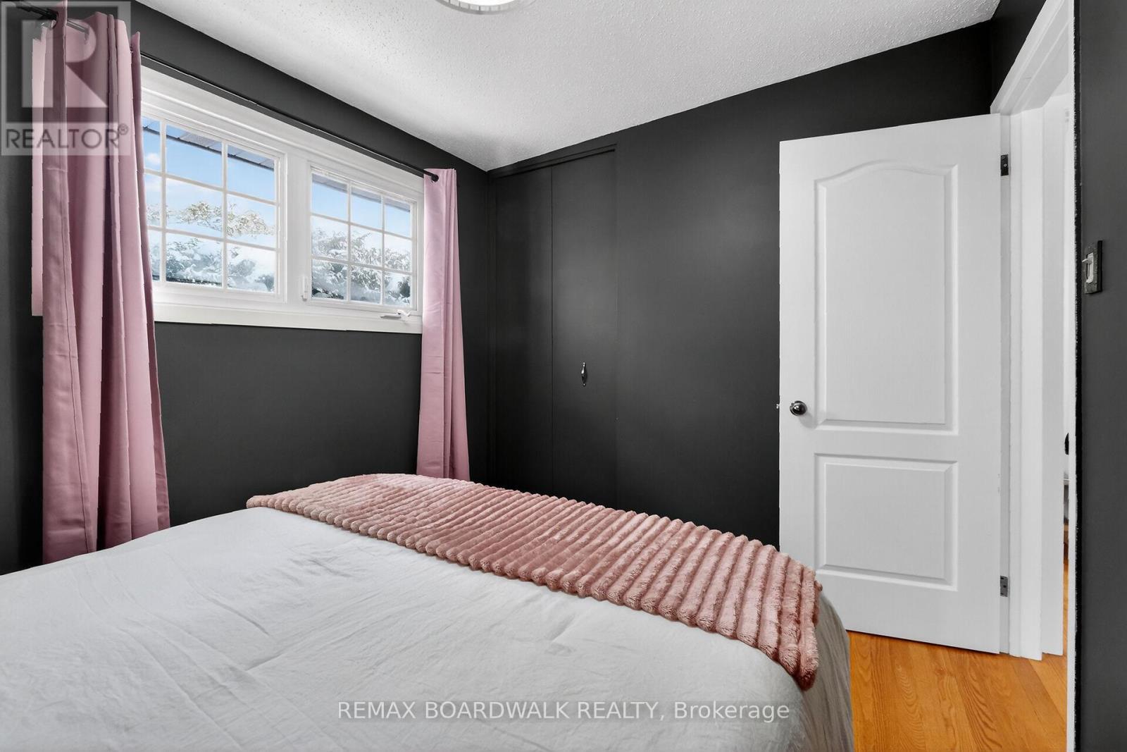 Bedroom 2 - 2462 Tupper Avenue, Ottawa, ON - Indoor Photo Showing Bedroom