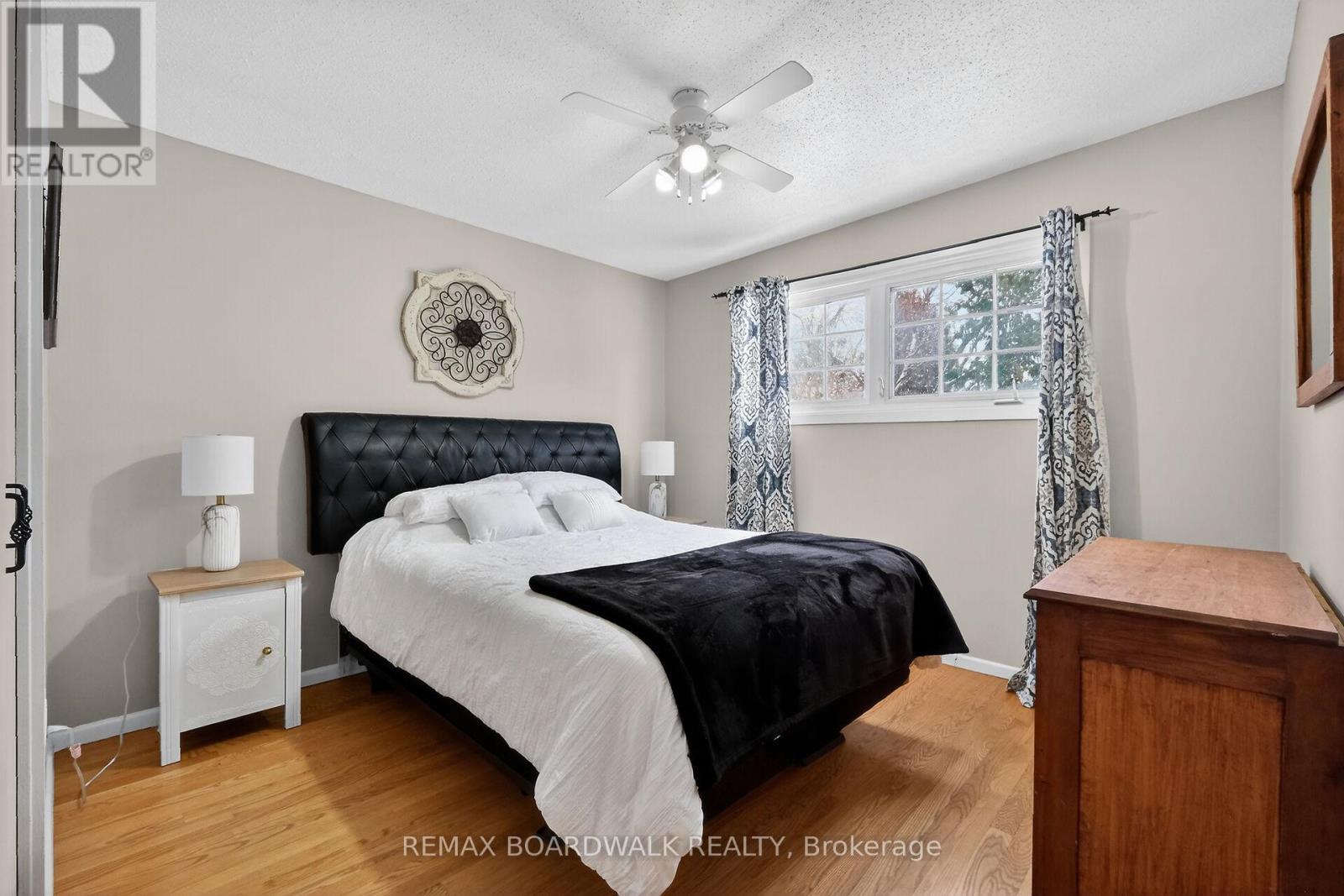 Bedroom 3 - 2462 Tupper Avenue, Ottawa, ON - Indoor Photo Showing Bedroom