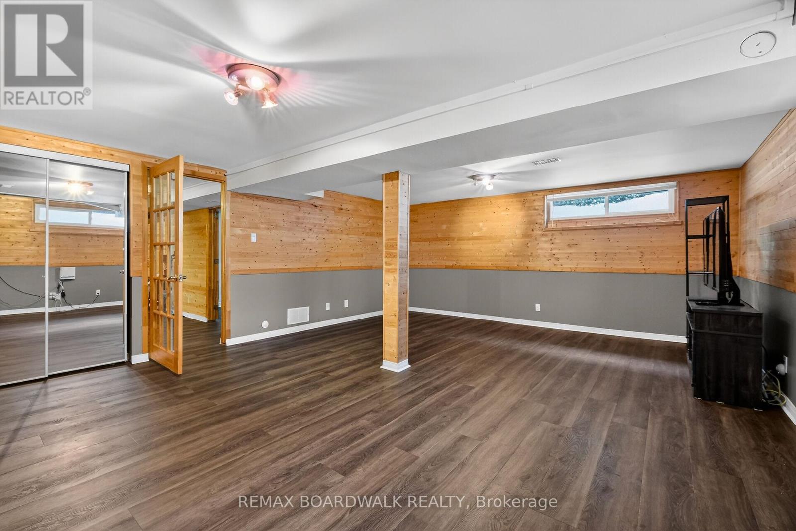 2462 Tupper Avenue, Ottawa, ON - Indoor