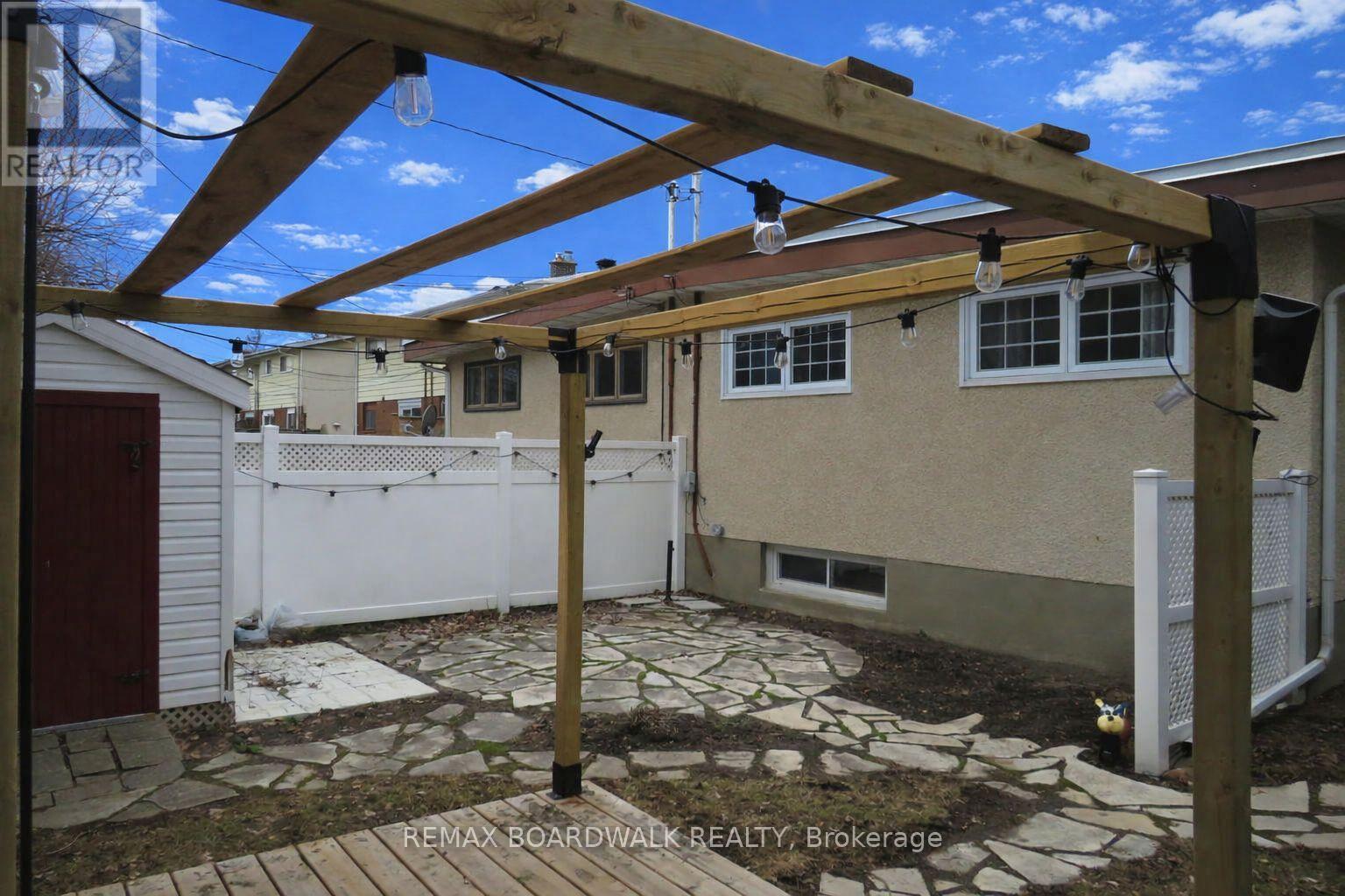 2462 Tupper Avenue, Ottawa, ON - Outdoor With Exterior