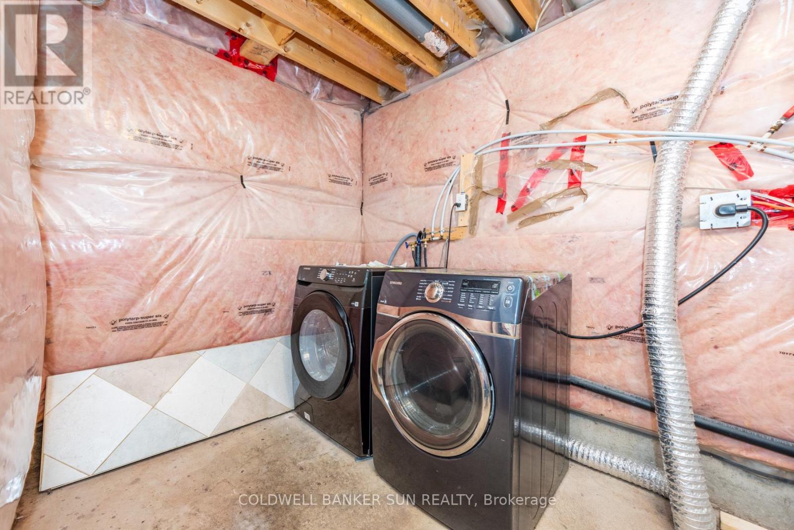13 Travis Crescent, Brampton, ON - Indoor Photo Showing Laundry Room