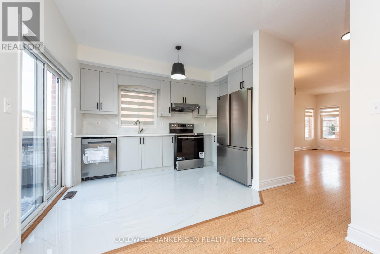 13 Travis Crescent, Brampton, ON - Indoor Photo Showing Kitchen