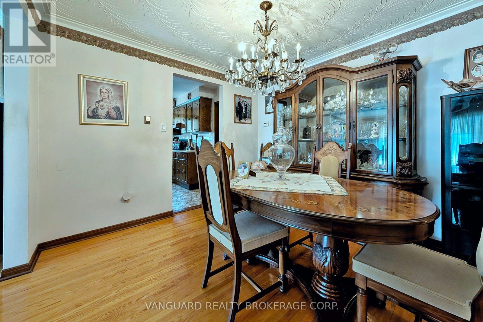 92 Skelton Boulevard, Brampton, ON - Indoor Photo Showing Dining Room