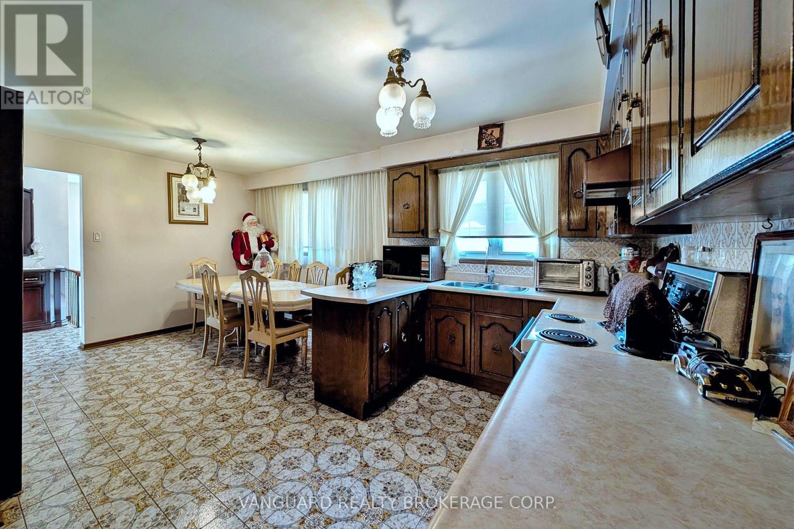 92 Skelton Boulevard, Brampton, ON - Indoor