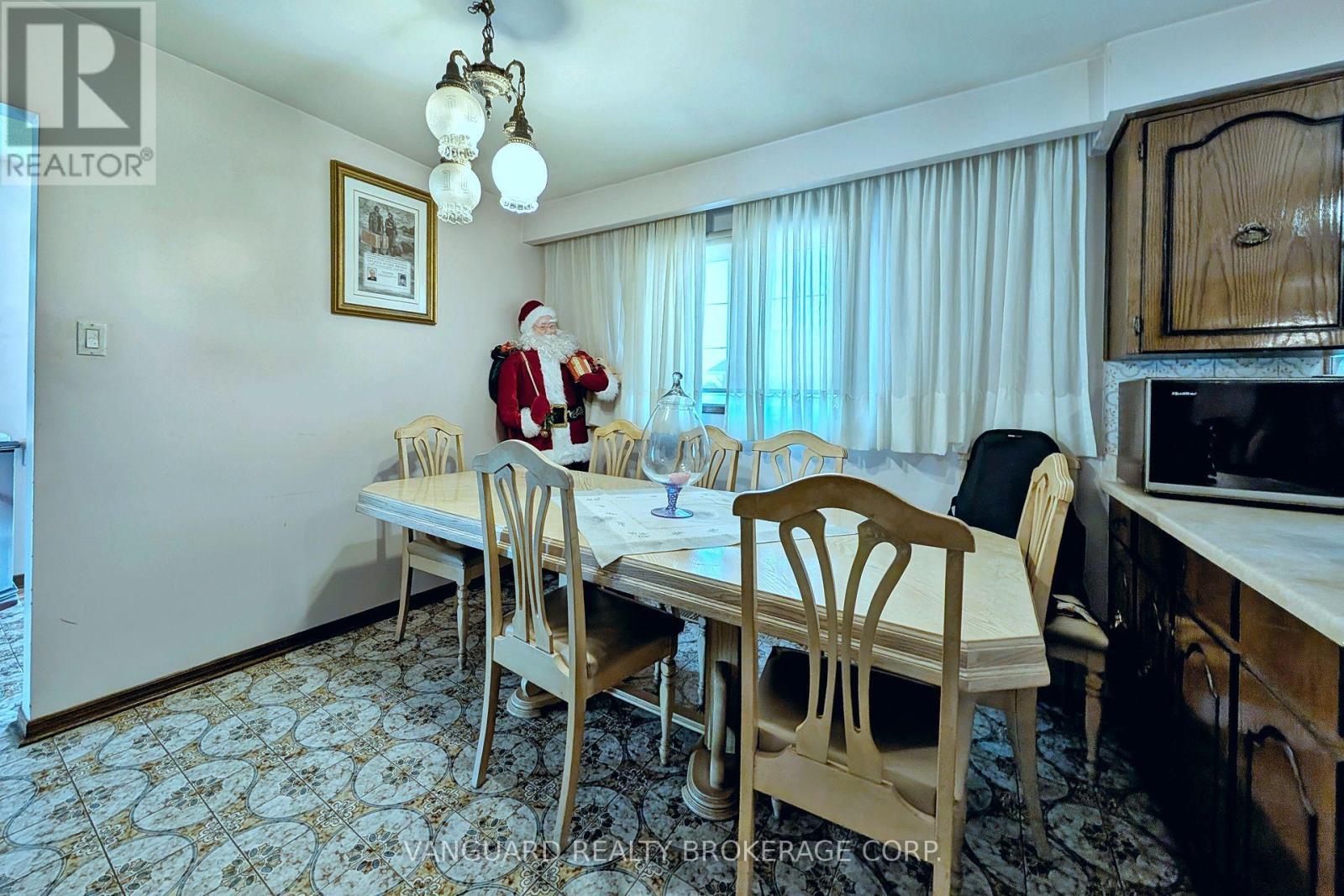 92 Skelton Boulevard, Brampton, ON - Indoor Photo Showing Dining Room