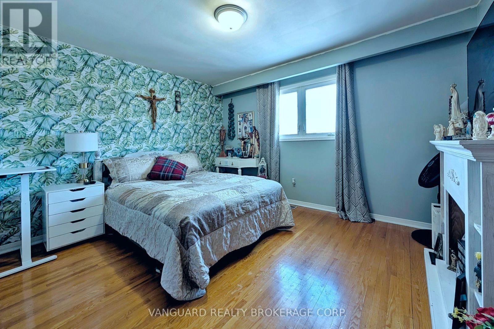 92 Skelton Boulevard, Brampton, ON - Indoor Photo Showing Bedroom