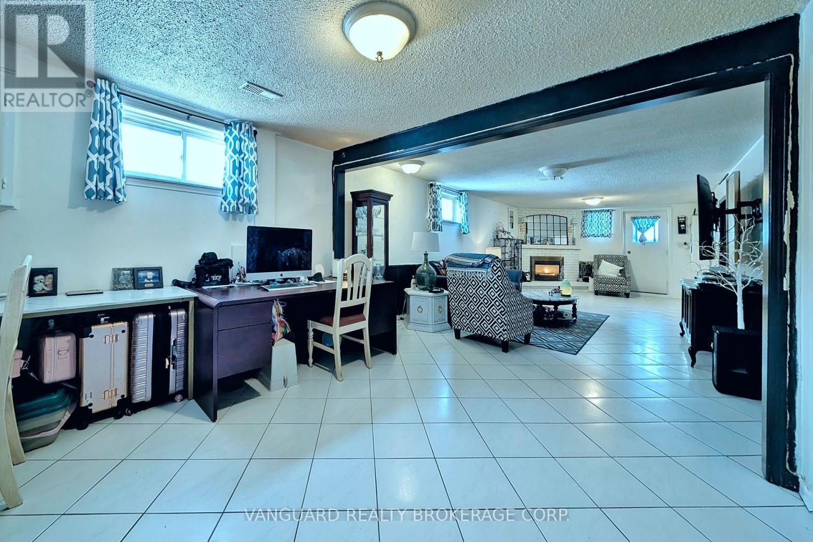 92 Skelton Boulevard, Brampton, ON - Indoor