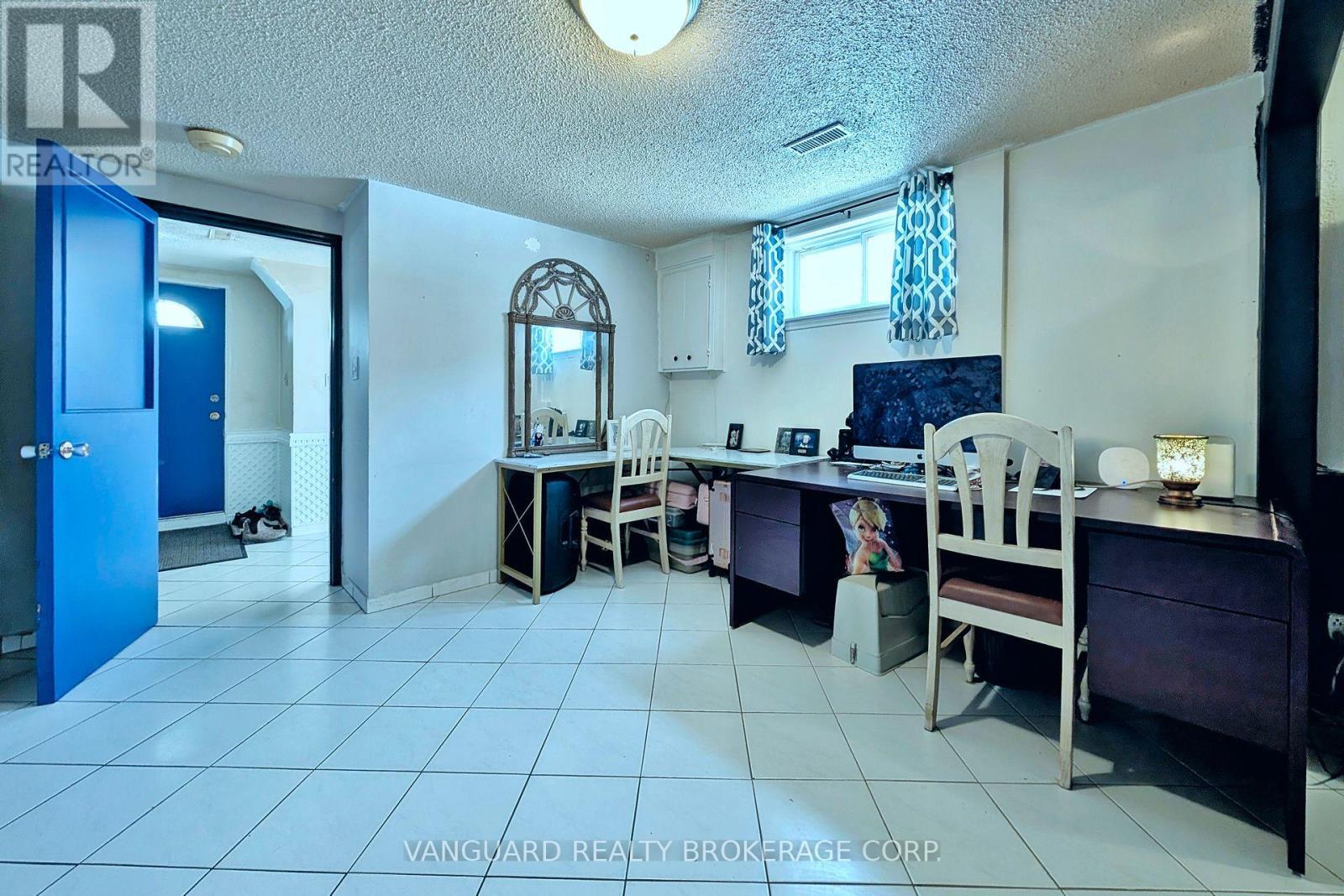 92 Skelton Boulevard, Brampton, ON - Indoor Photo Showing Office