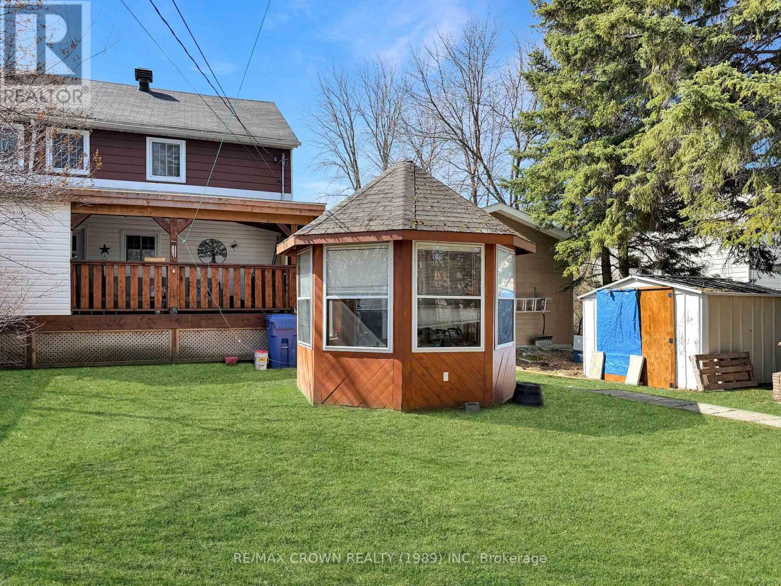 89 Devonshire Street, Kapuskasing, ON - Outdoor With Deck Patio Veranda