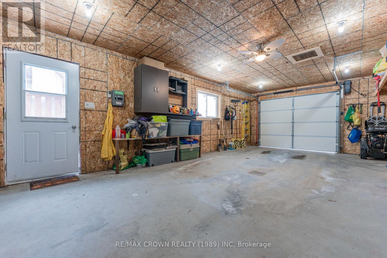 89 Devonshire Street, Kapuskasing, ON - Indoor Photo Showing Garage